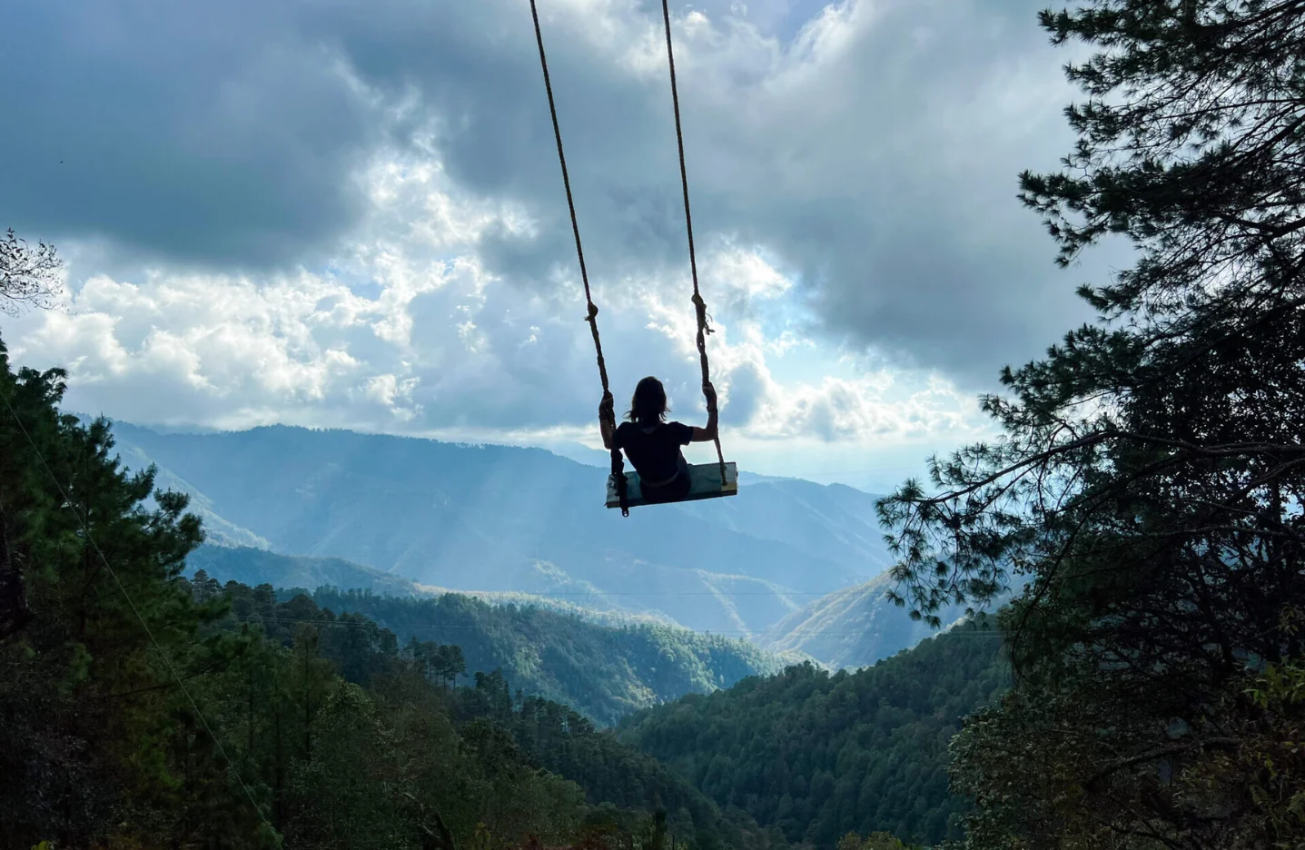 Travel service icons representing booking, accommodation, transportation, and guided tours