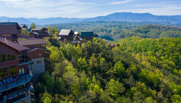 Entrance sign of Dollywood theme park in Pigeon Forge, Tennessee